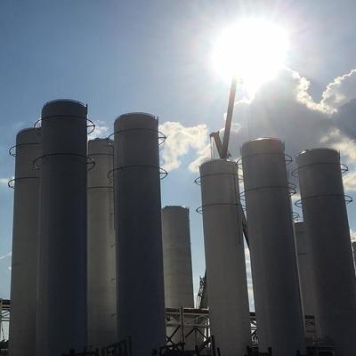 5〜100m3の冷凍化学薬品貯蔵タンク