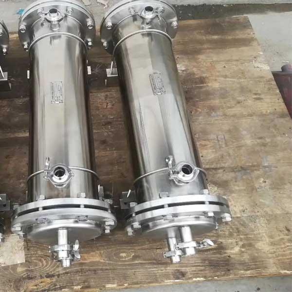 二重管シートの熱交換器
